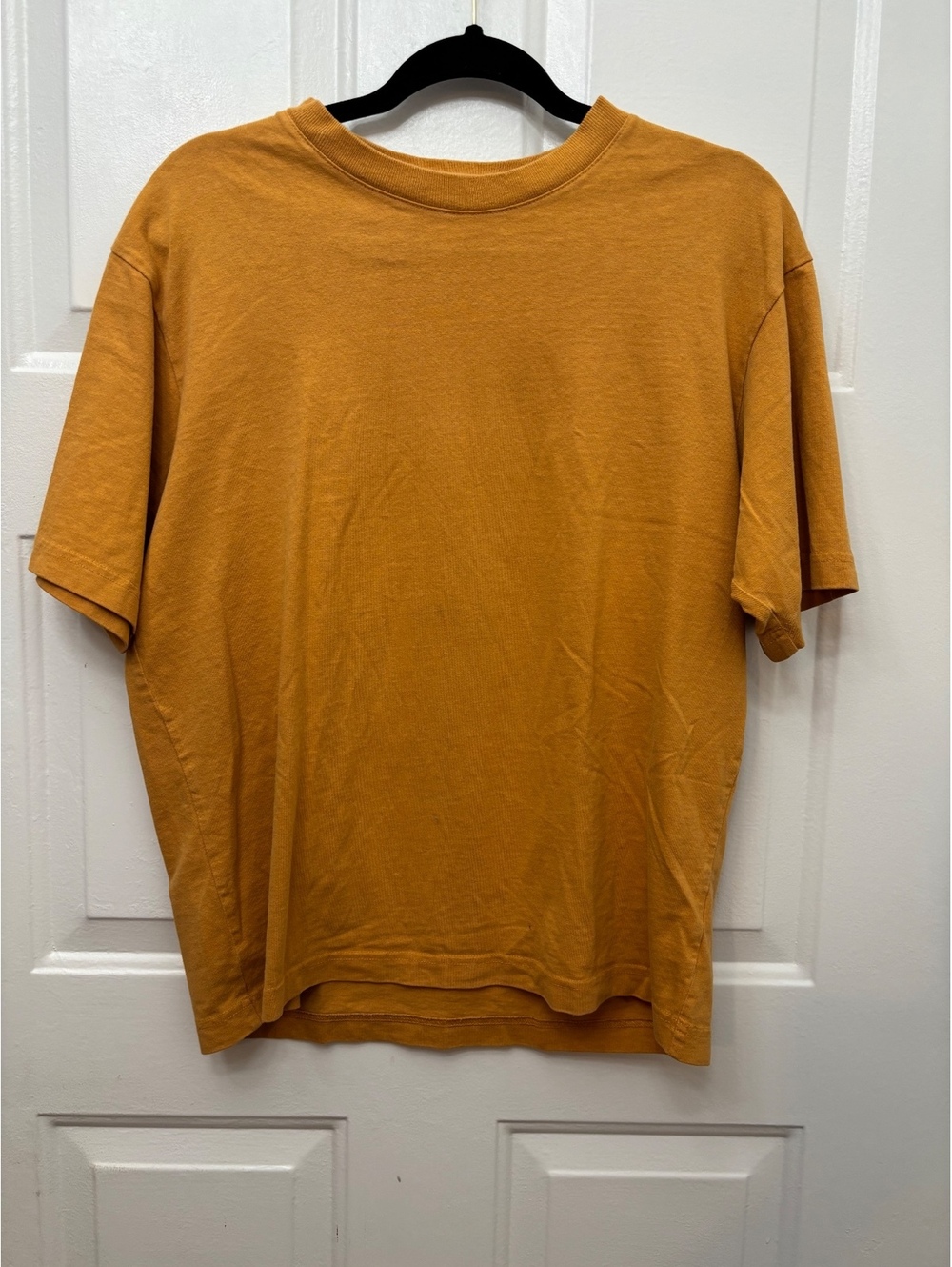 Everlane crewneck T-shirt mustard yellow